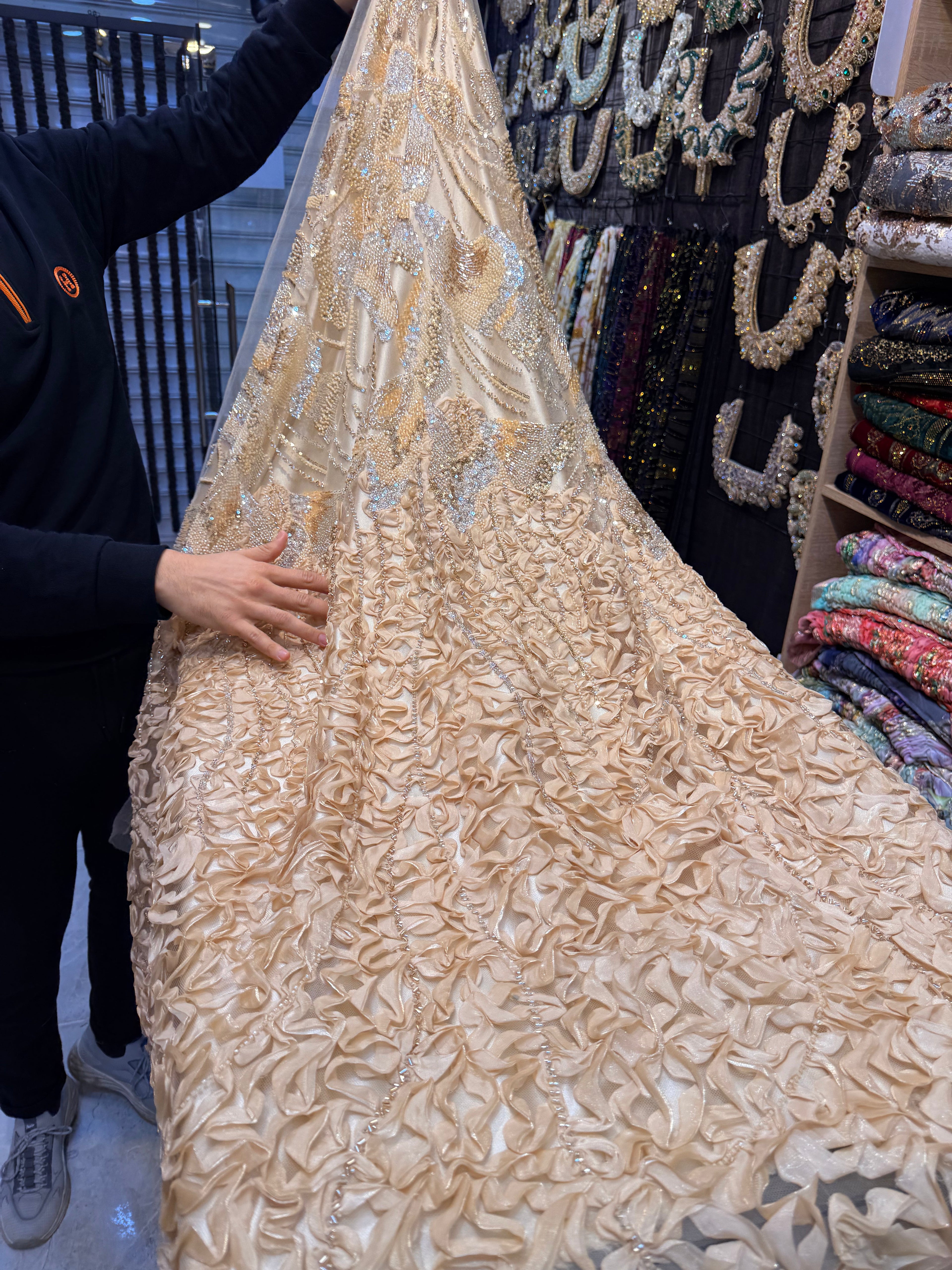 TULLE TRAVAILLÉ قماش بلوزه