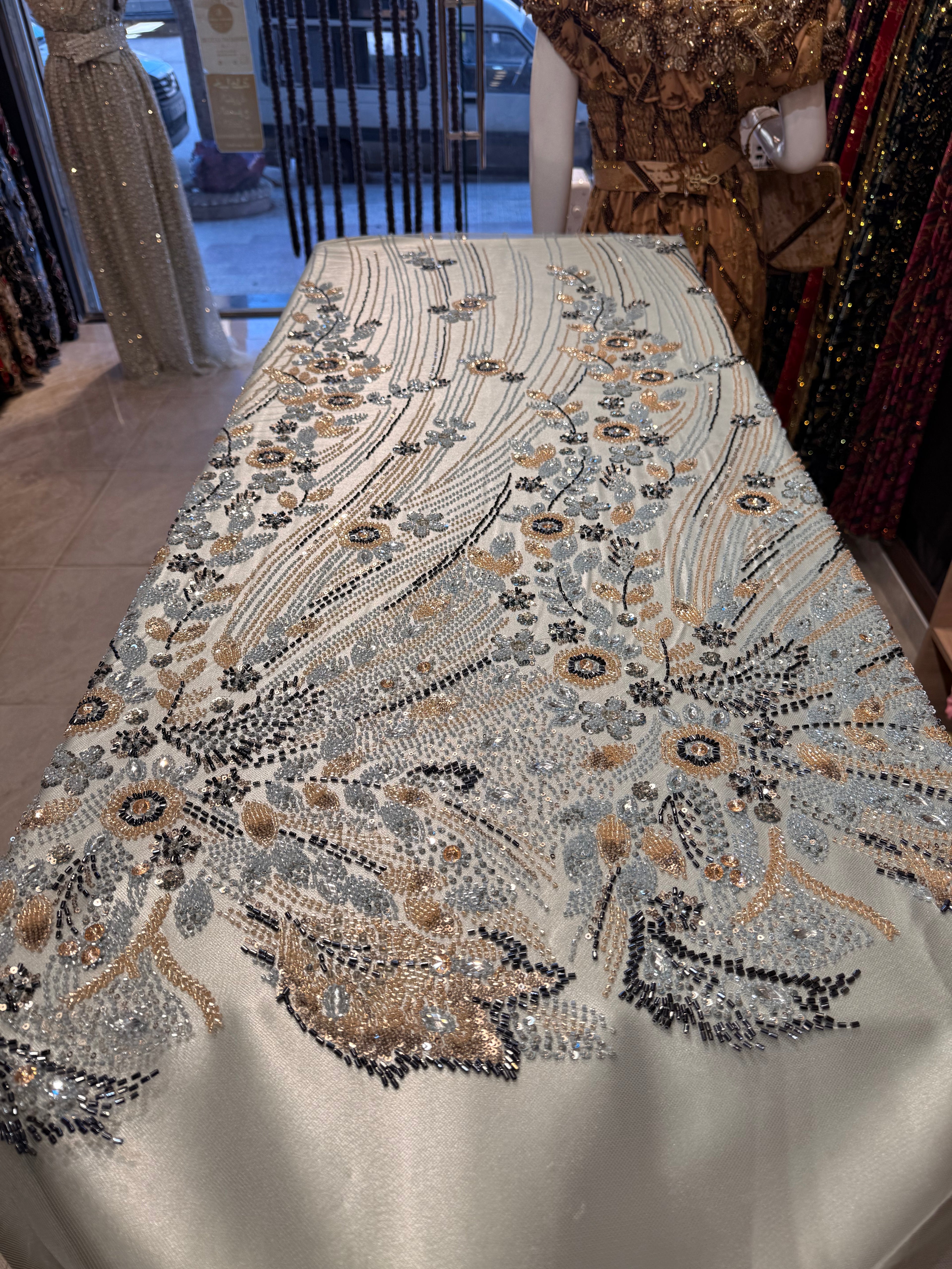 TULLE TRAVAILLE WARDA